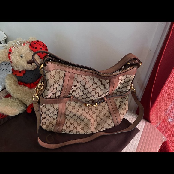 Handbags - Large Gucci purse